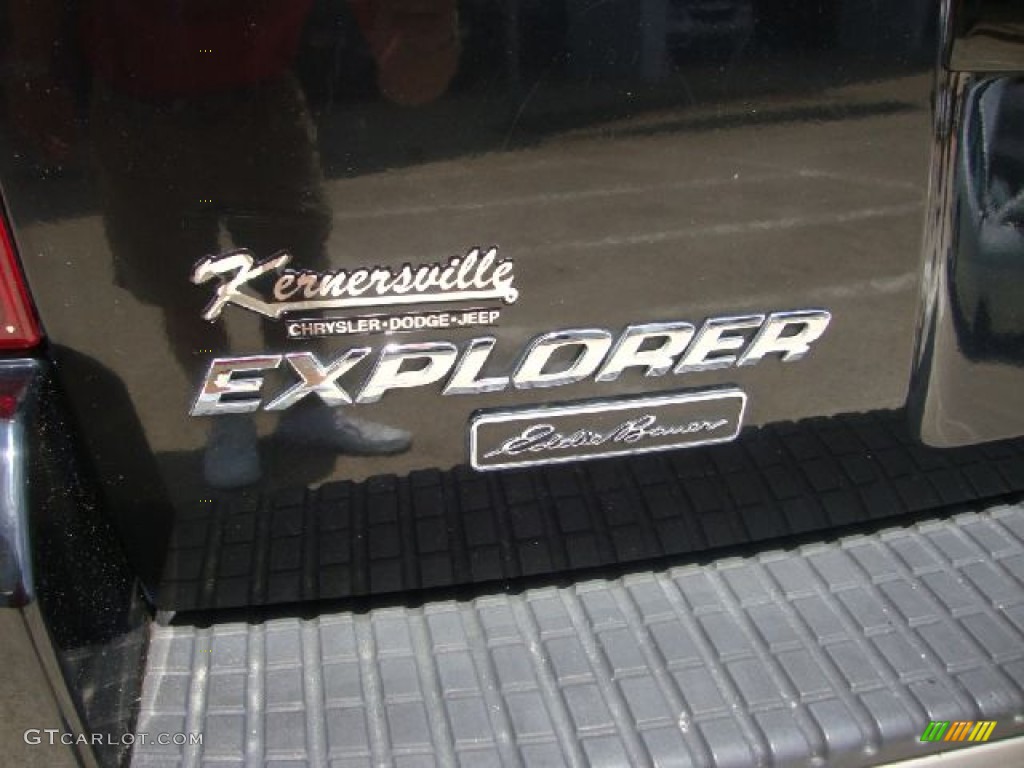 2002 Explorer Eddie Bauer 4x4 - Black Clearcoat / Medium Parchment photo #39