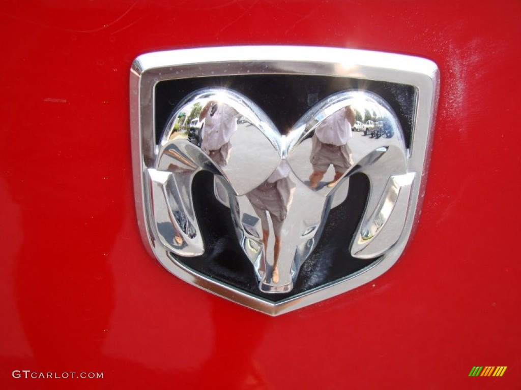 2005 Dodge Dakota ST Club Cab 4x4 Marks and Logos Photo #51959690
