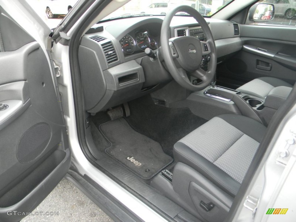 2008 Grand Cherokee Laredo 4x4 - Bright Silver Metallic / Dark Slate Gray/Light Graystone photo #14