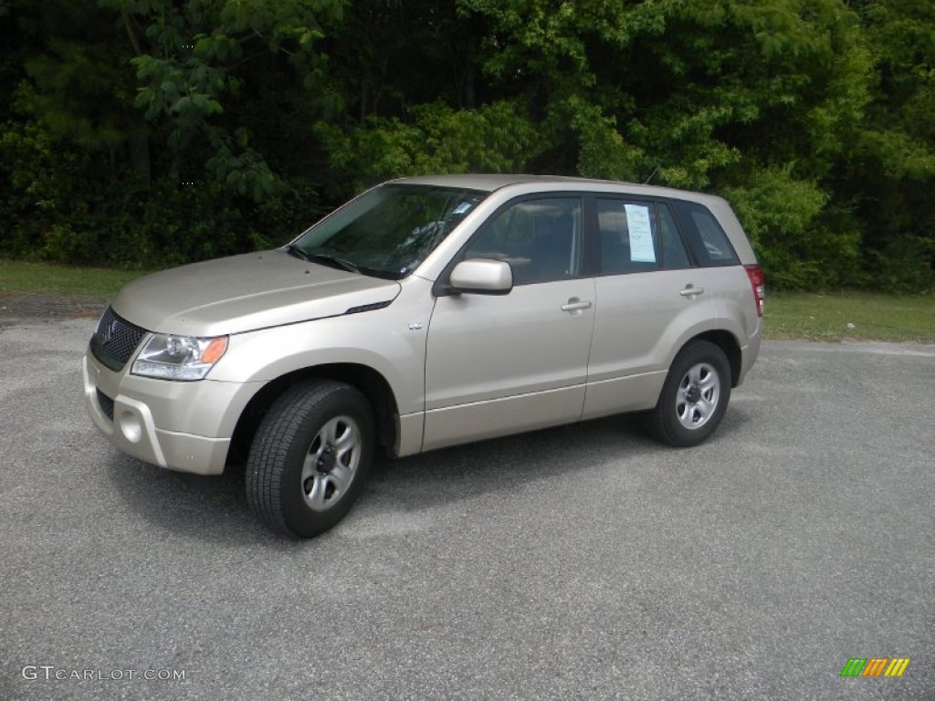 Sandstorm Metallic Suzuki Grand Vitara