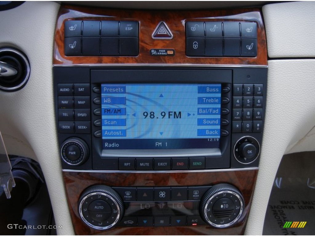2009 Mercedes-Benz CLK 550 Coupe Controls Photo #51965258