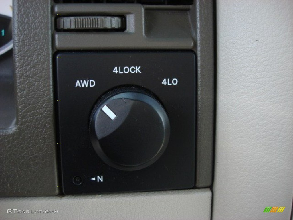 2006 Dodge Durango Limited HEMI 4x4 Controls Photo #51968909
