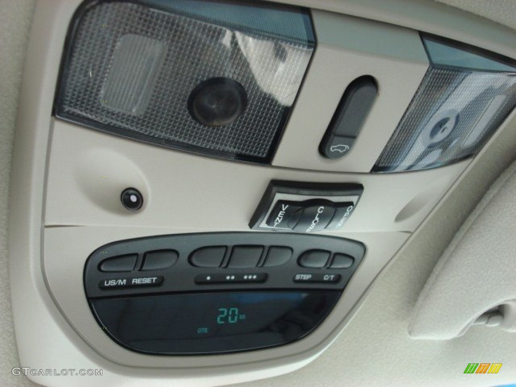 2006 Dodge Durango Limited HEMI 4x4 Controls Photo #51969002