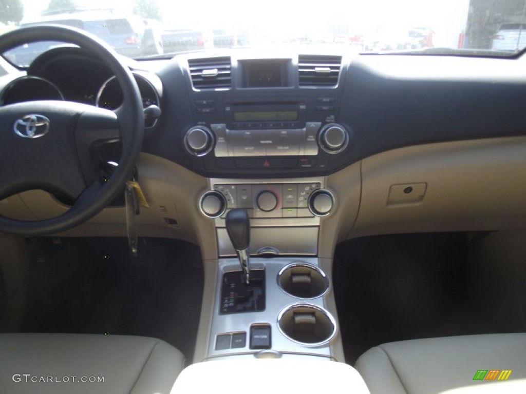 2011 Highlander V6 - Blizzard White Pearl / Sand Beige photo #10