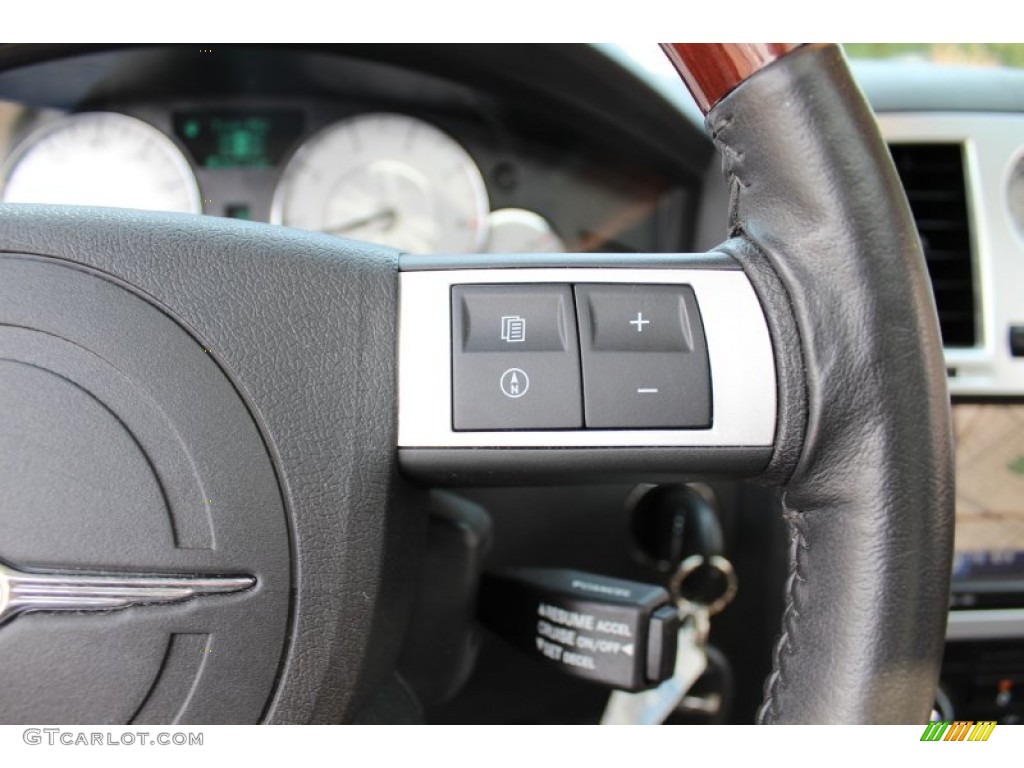 2009 Chrysler 300 C HEMI AWD Controls Photo #51972671