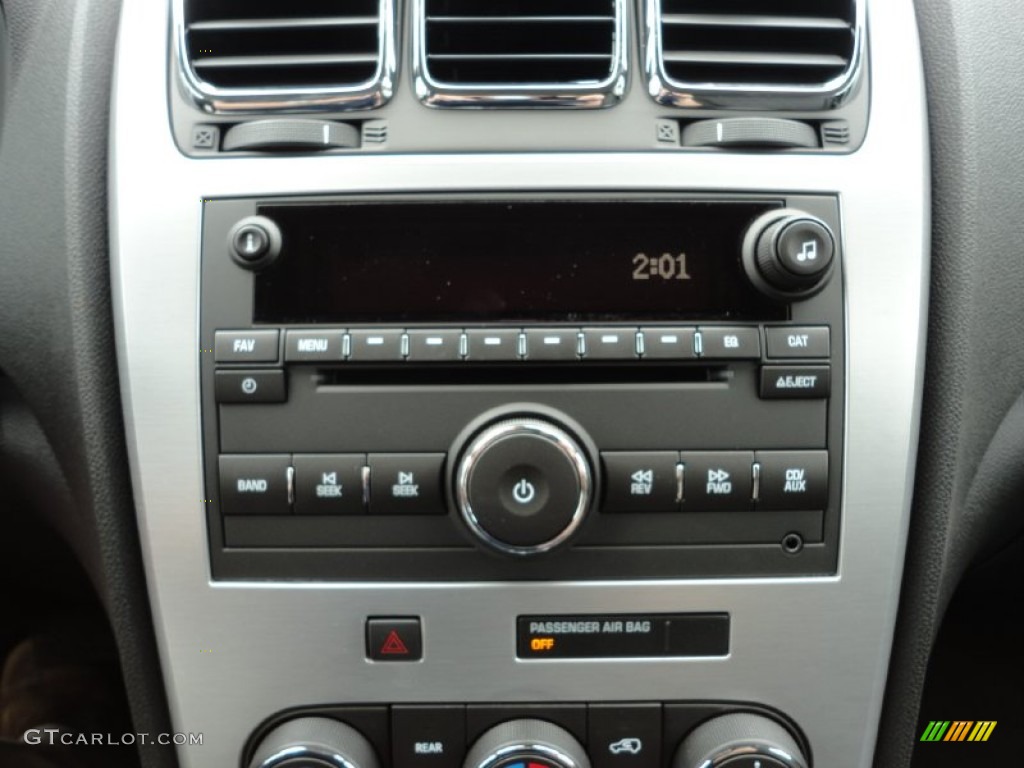 2011 GMC Acadia SL AWD Controls Photo #51976394
