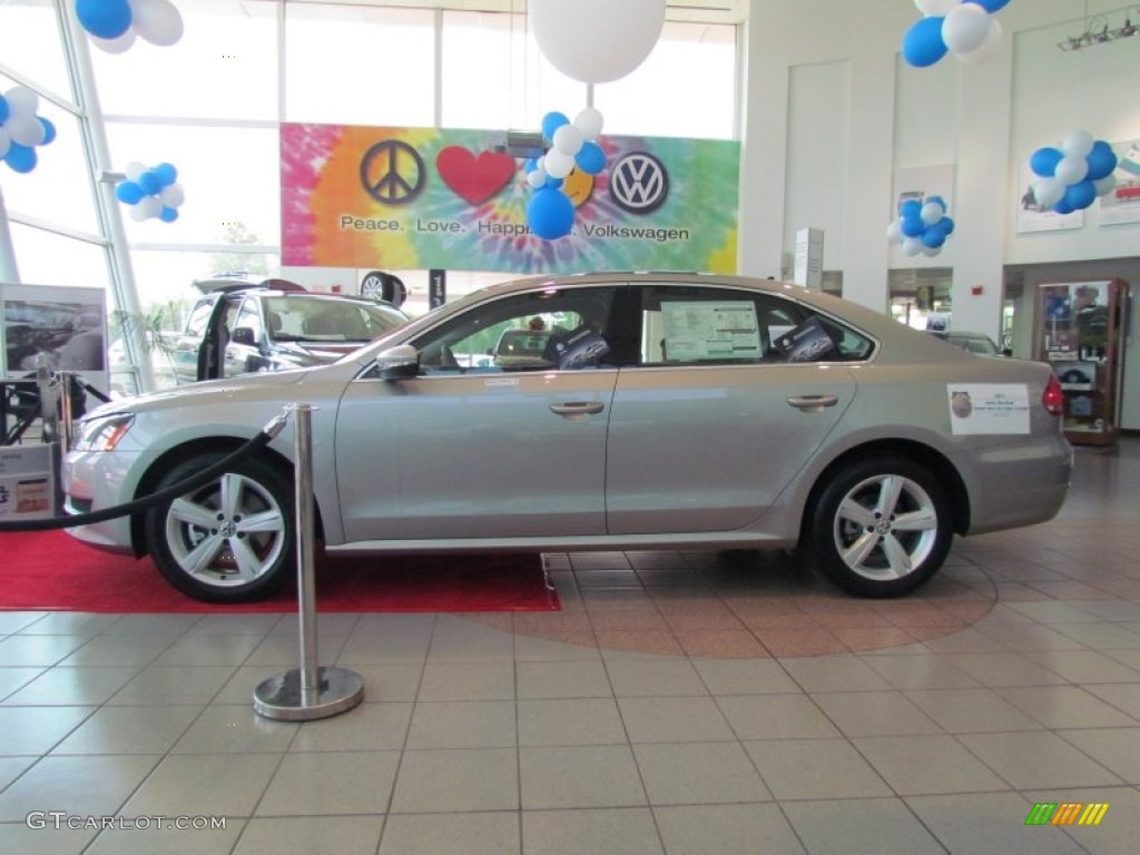2012 Passat 2.5L SE - Tungsten Silver Metallic / Titan Black photo #2