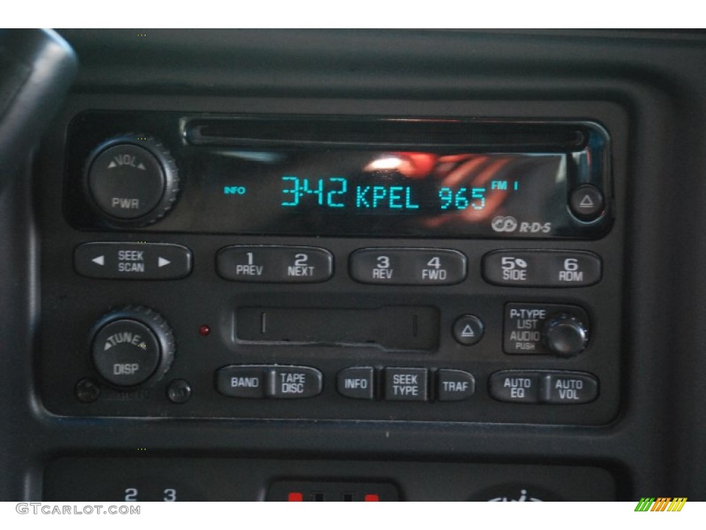 2003 Silverado 1500 LS Extended Cab - Summit White / Dark Charcoal photo #18