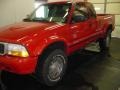 2002 Fire Red GMC Sonoma SLS Extended Cab 4x4  photo #7