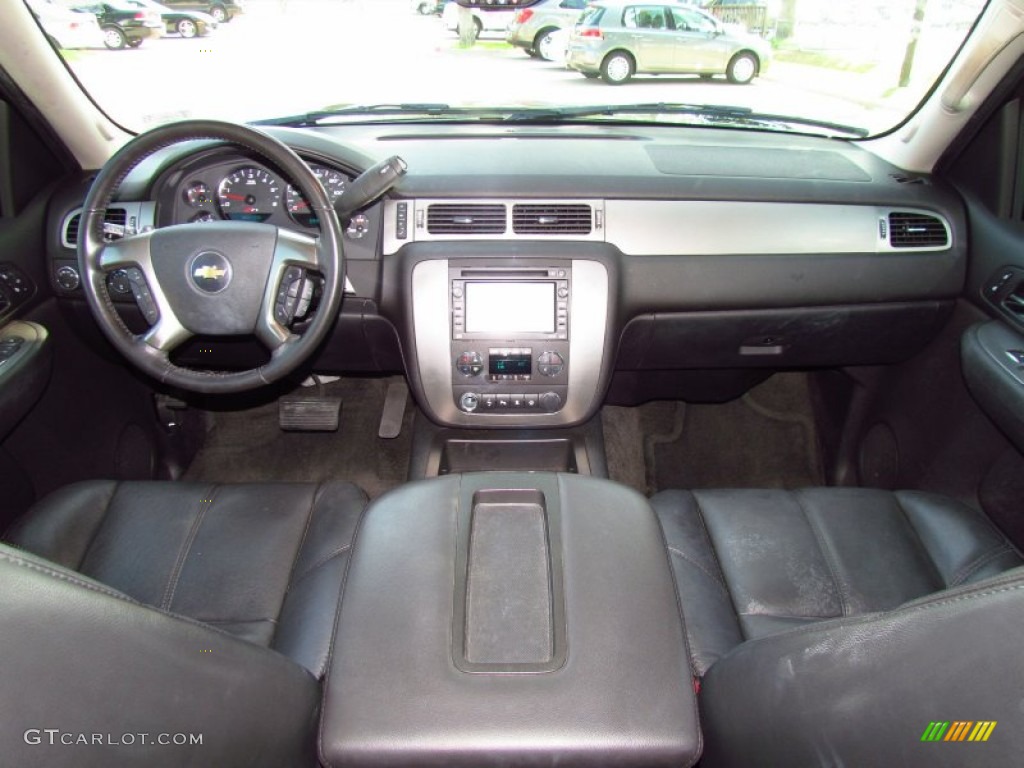 2007 Chevrolet Tahoe LTZ 4x4 Ebony Dashboard Photo #51979922
