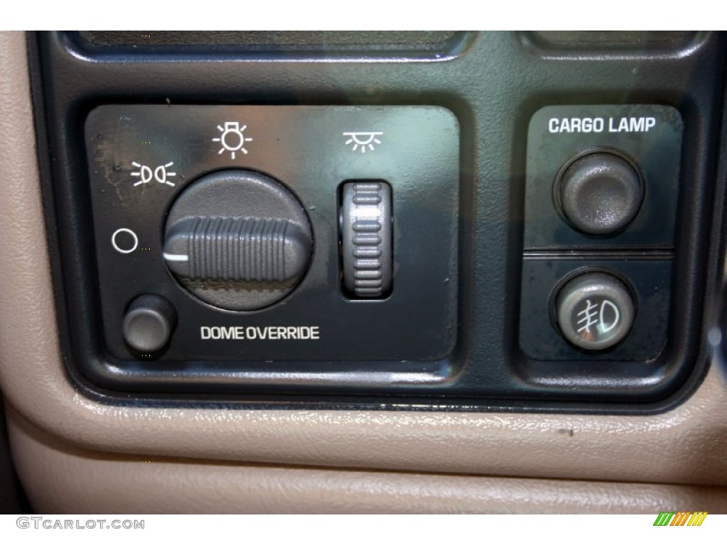 2001 Chevrolet Silverado 2500HD LT Crew Cab 4x4 Controls Photo #51982166