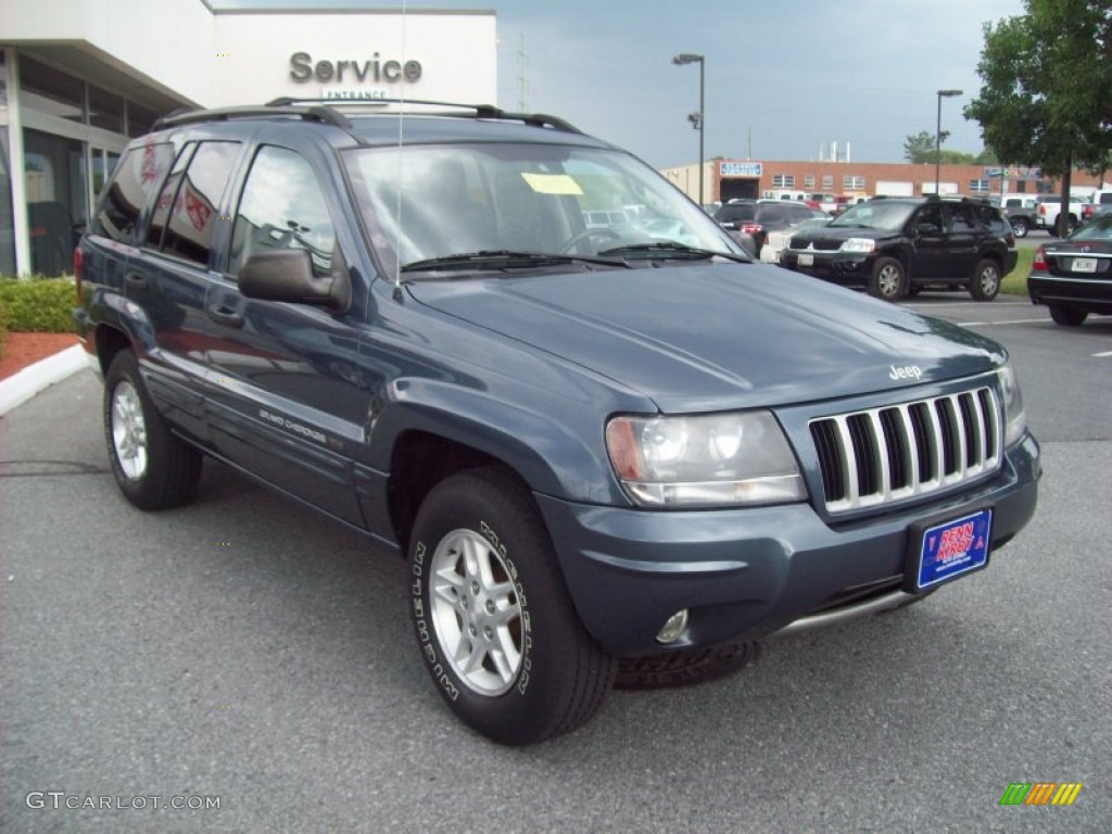 2004 Grand Cherokee Laredo 4x4 - Midnight Blue Pearl / Dark Slate Gray photo #7