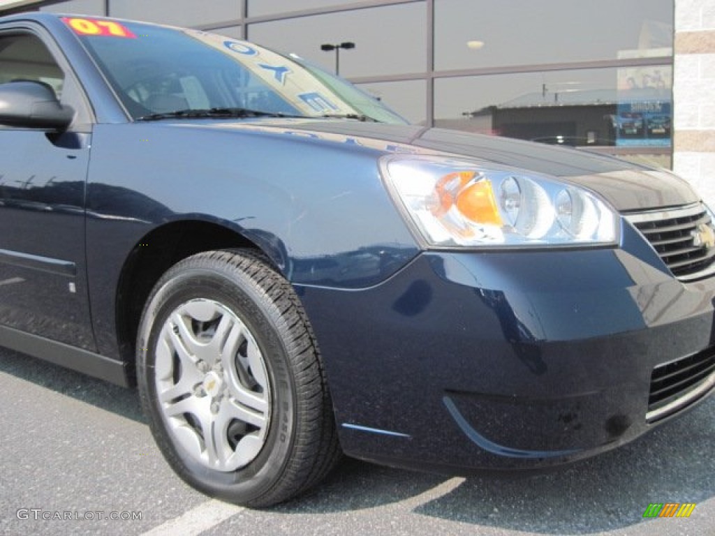 2007 Malibu LS Sedan - Dark Blue Metallic / Titanium Gray photo #4