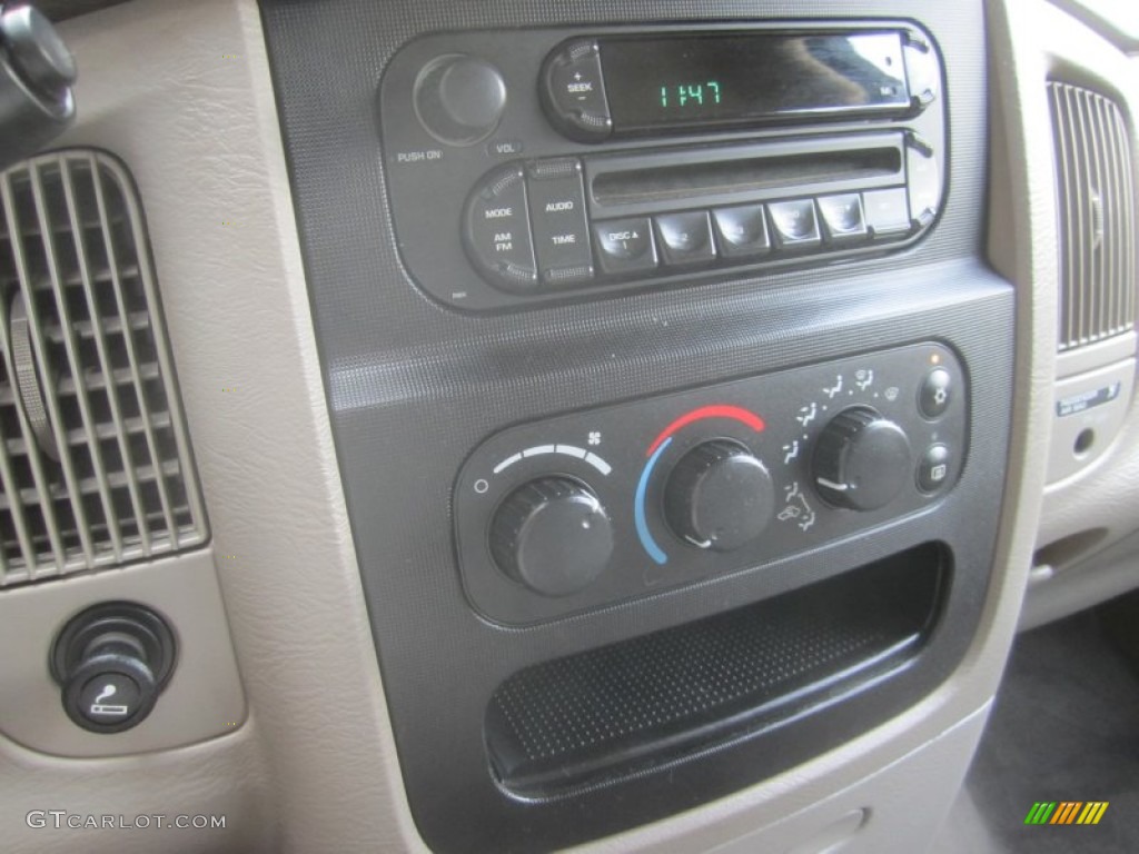 2005 Dodge Ram 2500 SLT Regular Cab 4x4 Controls Photo #51989987