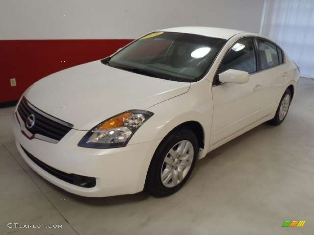 2009 Altima 2.5 - Winter Frost Pearl / Blond photo #17