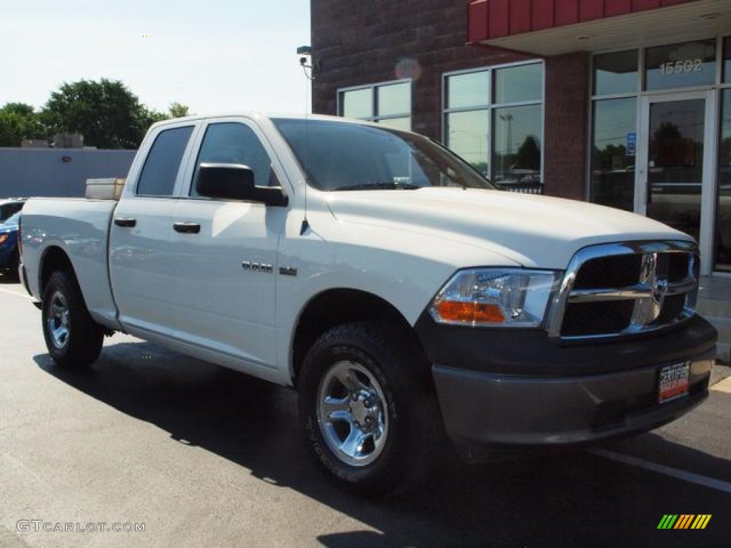 2009 Ram 1500 ST Quad Cab 4x4 - Stone White / Dark Slate/Medium Graystone photo #2