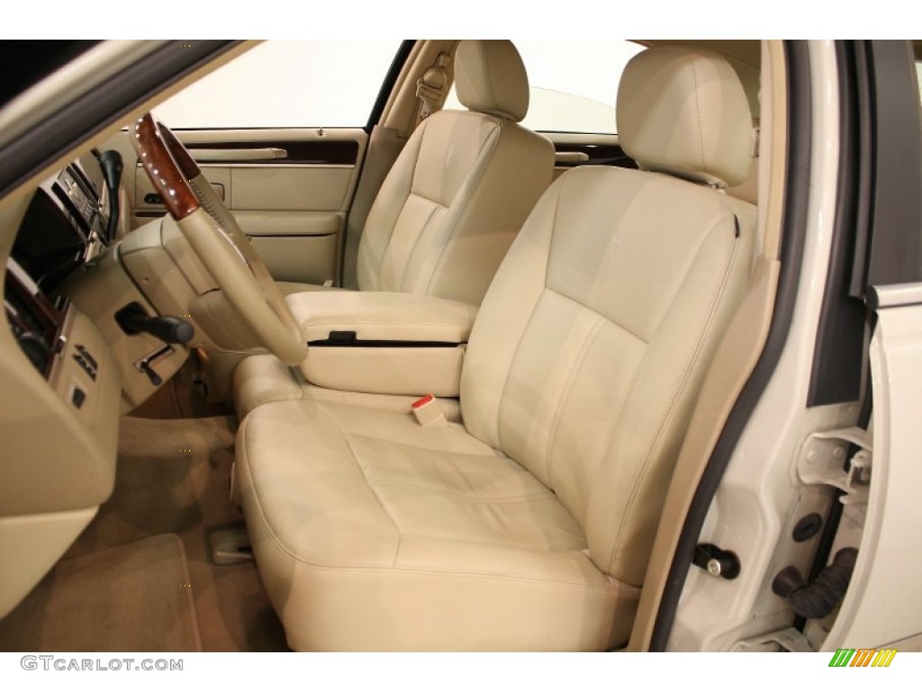 Light Camel Interior 2007 Lincoln Town Car Signature Limited Photo #51993089