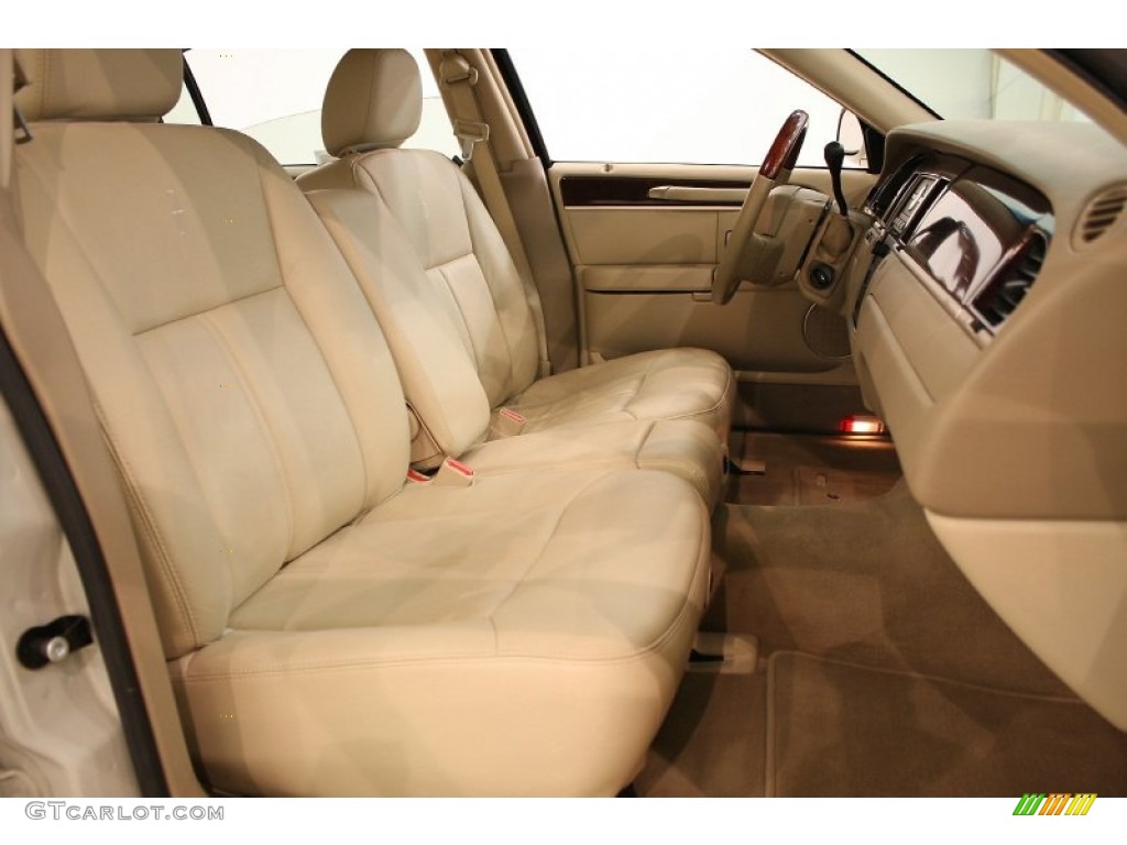 Light Camel Interior 2007 Lincoln Town Car Signature Limited Photo #51993224