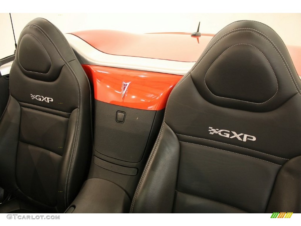 2008 Pontiac Solstice GXP Roadster Marks and Logos Photos