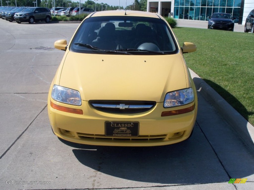 2005 Aveo LS Hatchback - Summer Yellow / Gray photo #2