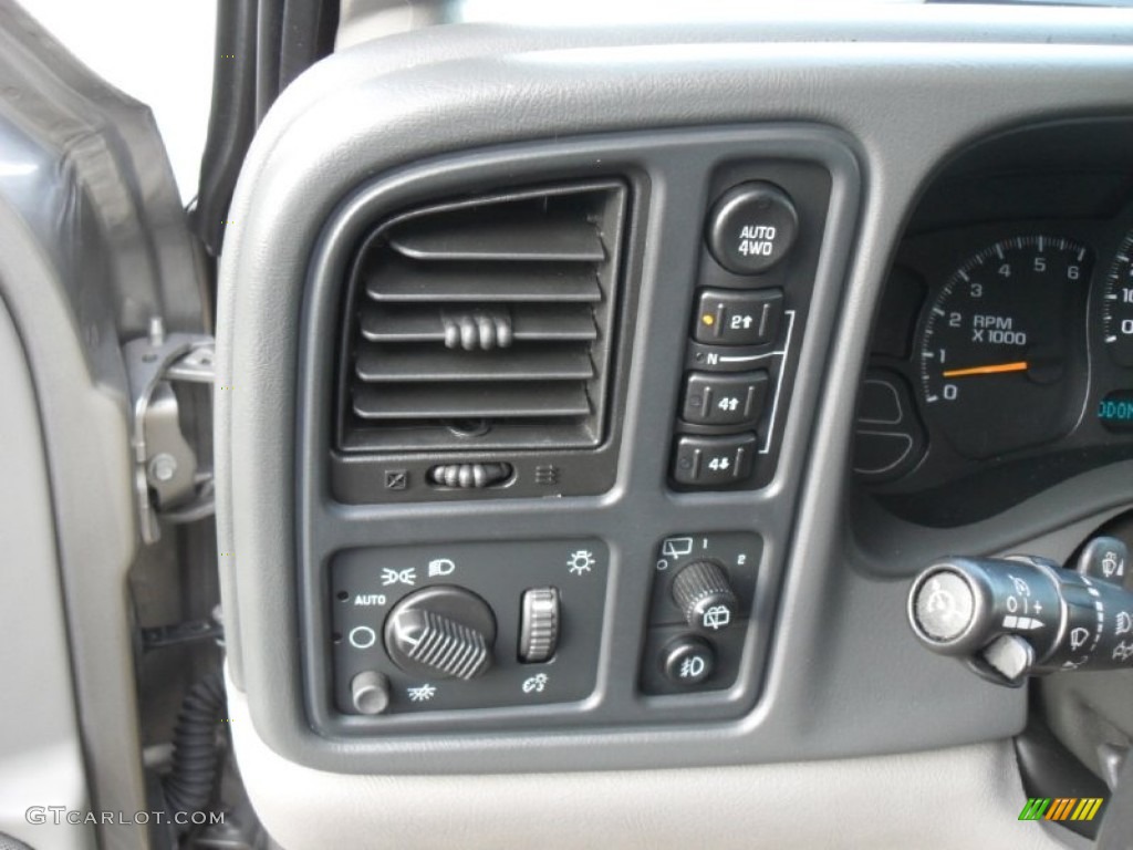2003 Suburban 1500 LT 4x4 - Light Pewter Metallic / Gray/Dark Charcoal photo #10
