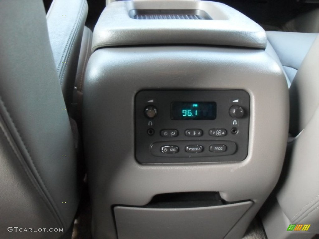 2003 Suburban 1500 LT 4x4 - Light Pewter Metallic / Gray/Dark Charcoal photo #16