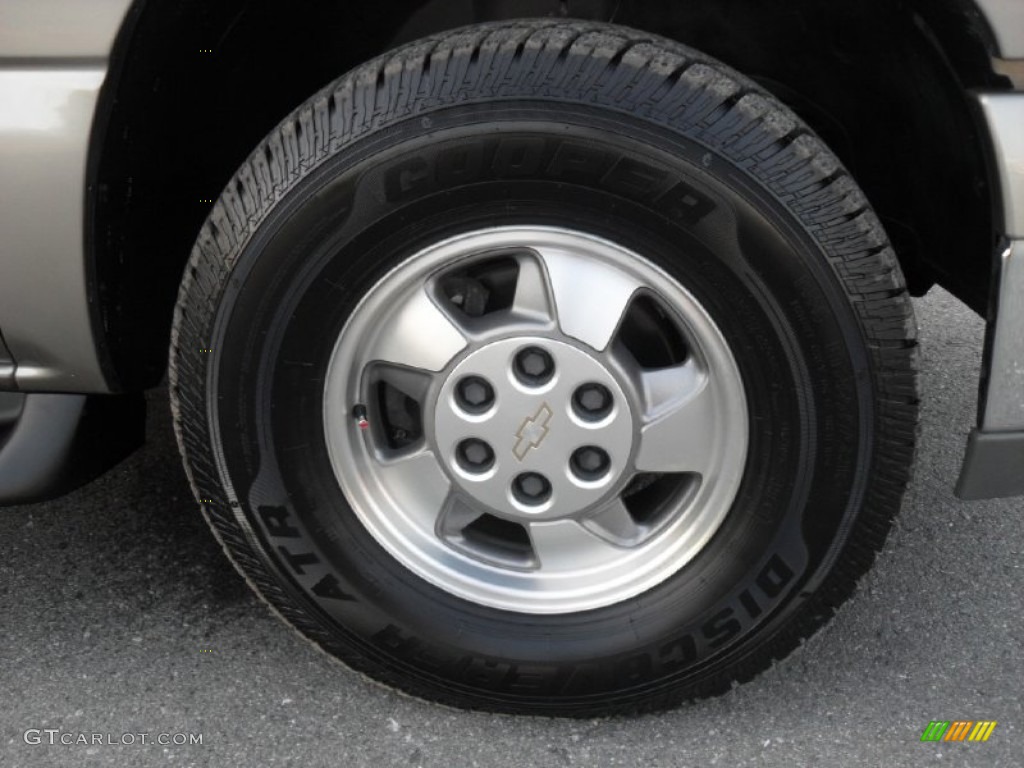 2003 Suburban 1500 LT 4x4 - Light Pewter Metallic / Gray/Dark Charcoal photo #26