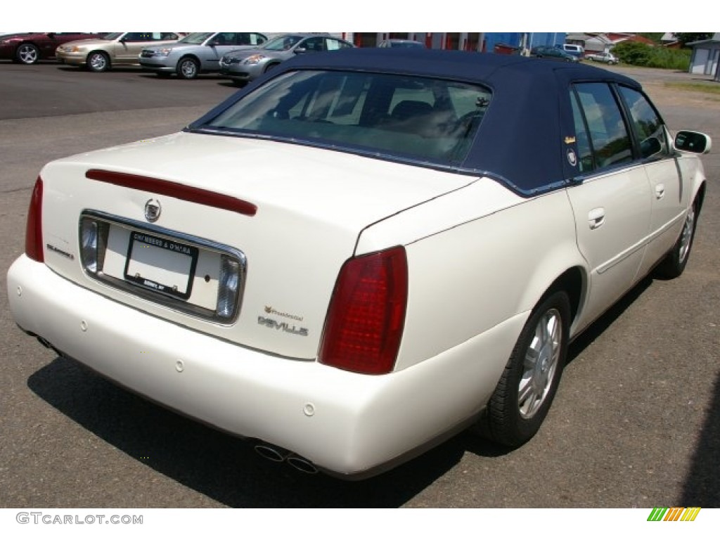 2003 DeVille Sedan - Cotillion Off White / Dark Gray photo #16