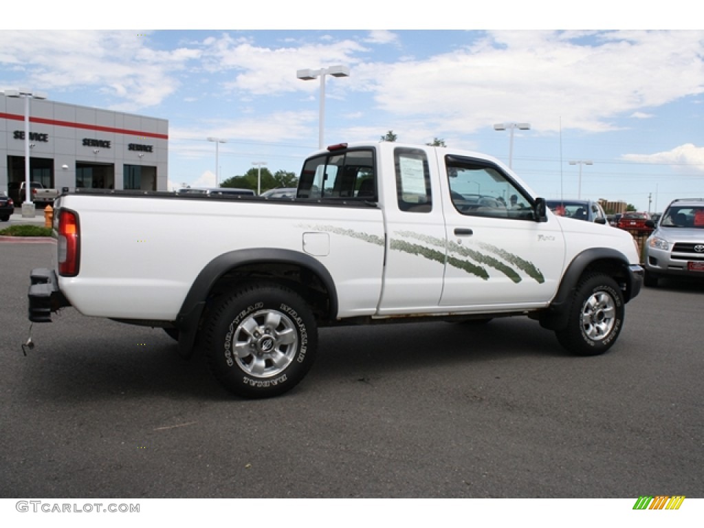 1998 Frontier XE Extended Cab 4x4 - Cloud White / Gray photo #2