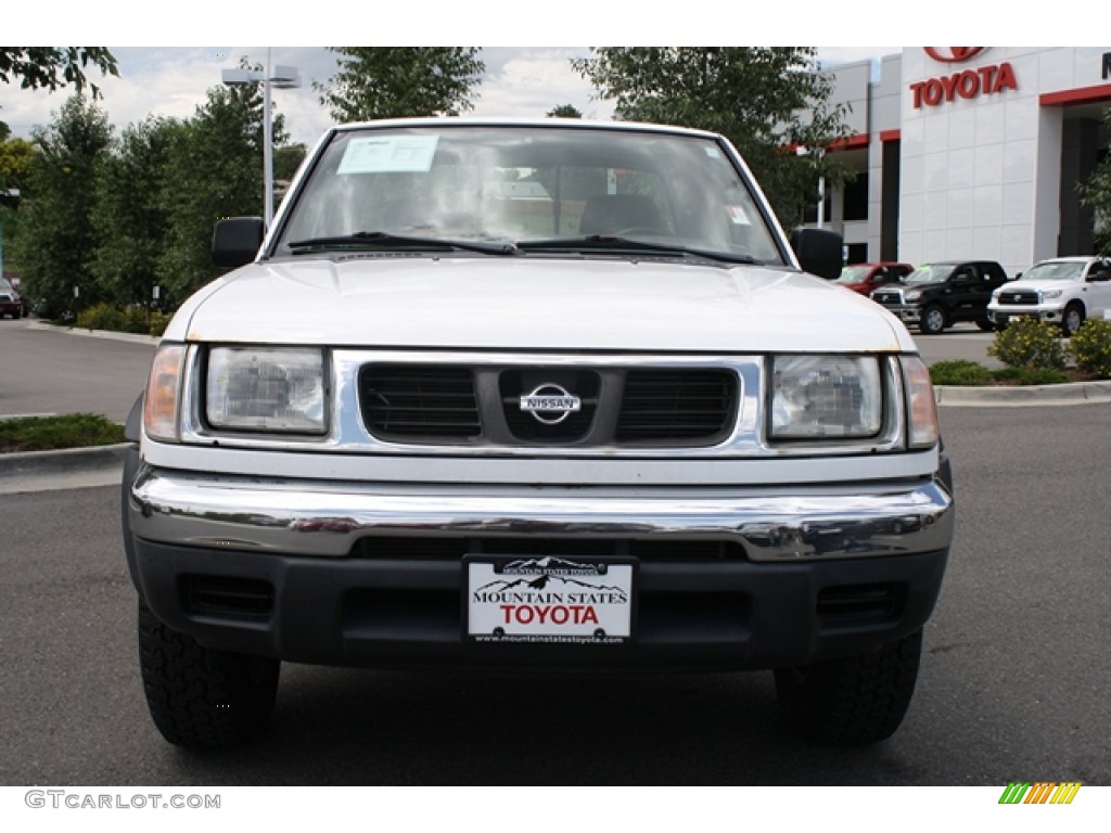 1998 Frontier XE Extended Cab 4x4 - Cloud White / Gray photo #6