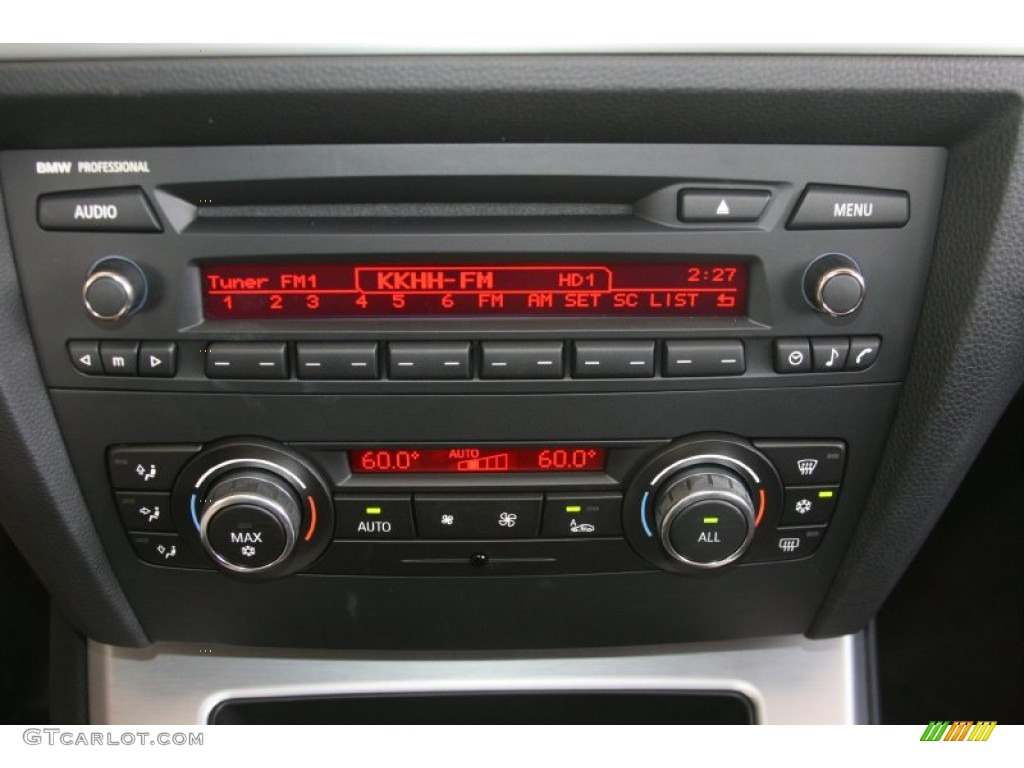 2010 BMW 3 Series 335i Coupe Controls Photo #52011069