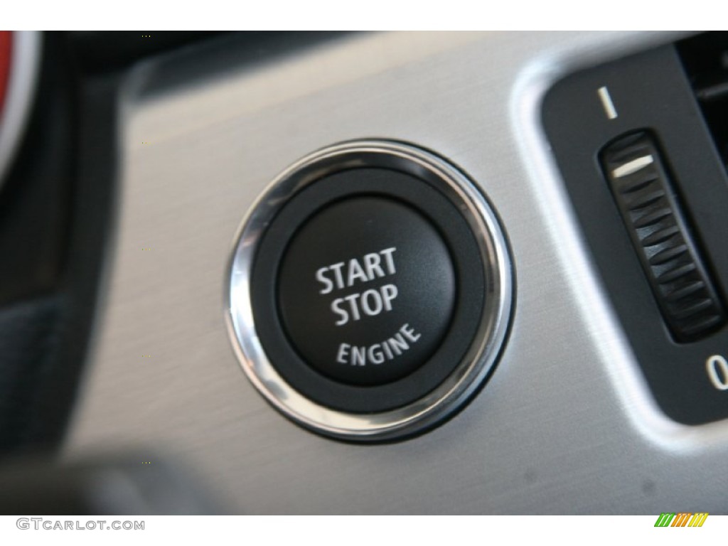 2010 BMW 3 Series 335i Coupe Controls Photo #52011111