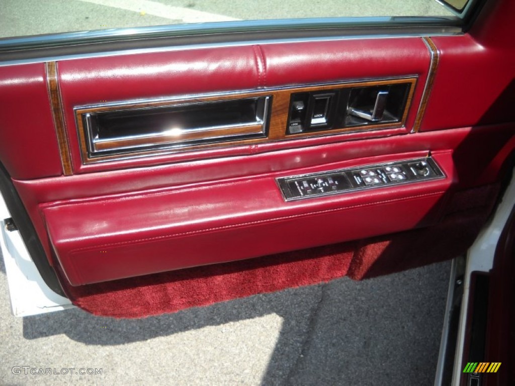 1992 Cadillac DeVille Sedan Red Door Panel Photo #52012044