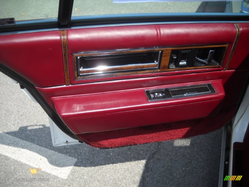 1992 Cadillac DeVille Sedan Red Door Panel Photo #52012101