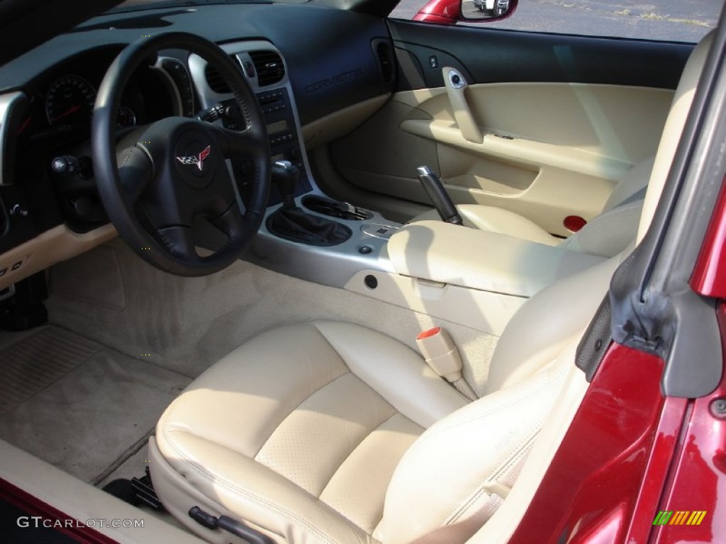 Cashmere Interior 2005 Chevrolet Corvette Coupe Photo #52015371