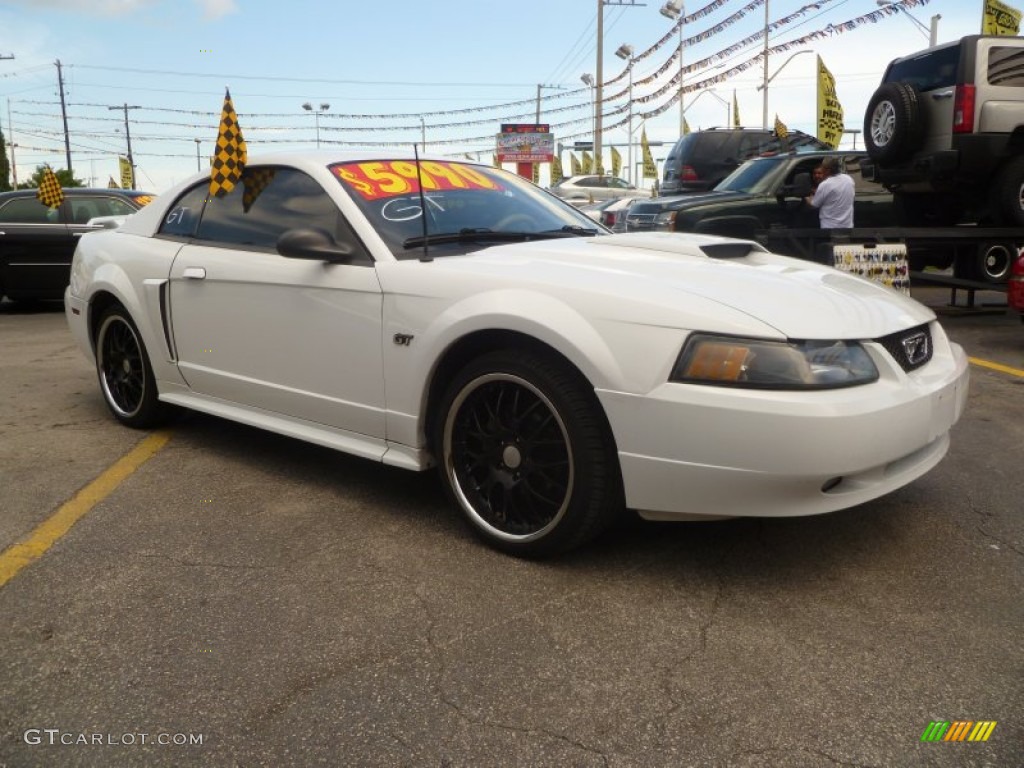 2004 Mustang GT Coupe - Oxford White / Medium Parchment photo #1