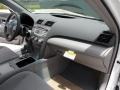 Super White - Camry  Photo No. 18