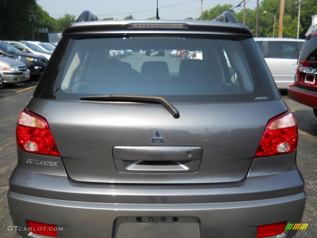2006 Outlander LS 4WD - Graphite Gray Pearl / Charcoal photo #14