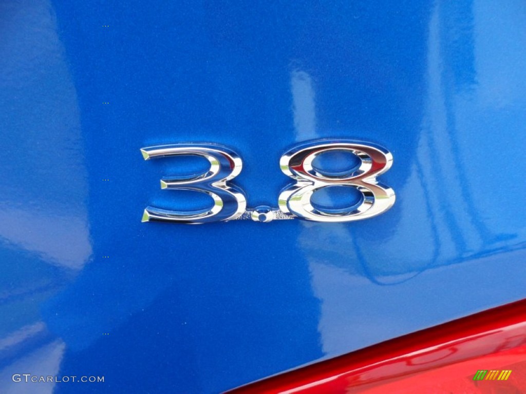 2012 Hyundai Genesis Coupe 3.8 Track Marks and Logos Photos