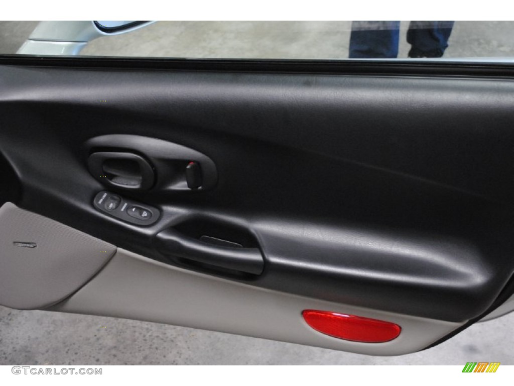 2001 Chevrolet Corvette Convertible Black Door Panel Photo #52021680