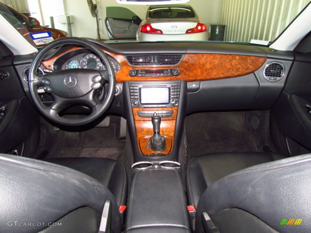 2006 Mercedes-Benz CLS 500 Black Dashboard Photo #52025736
