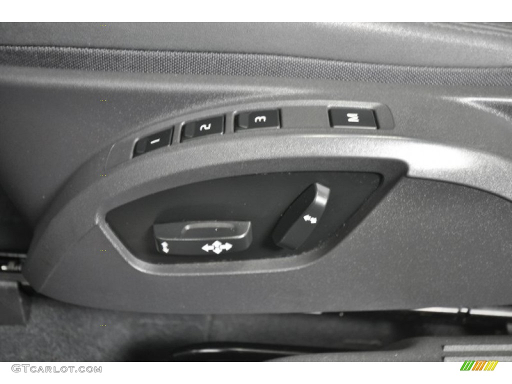 2008 Volvo C30 T5 Version 2.0 Controls Photo #52026513