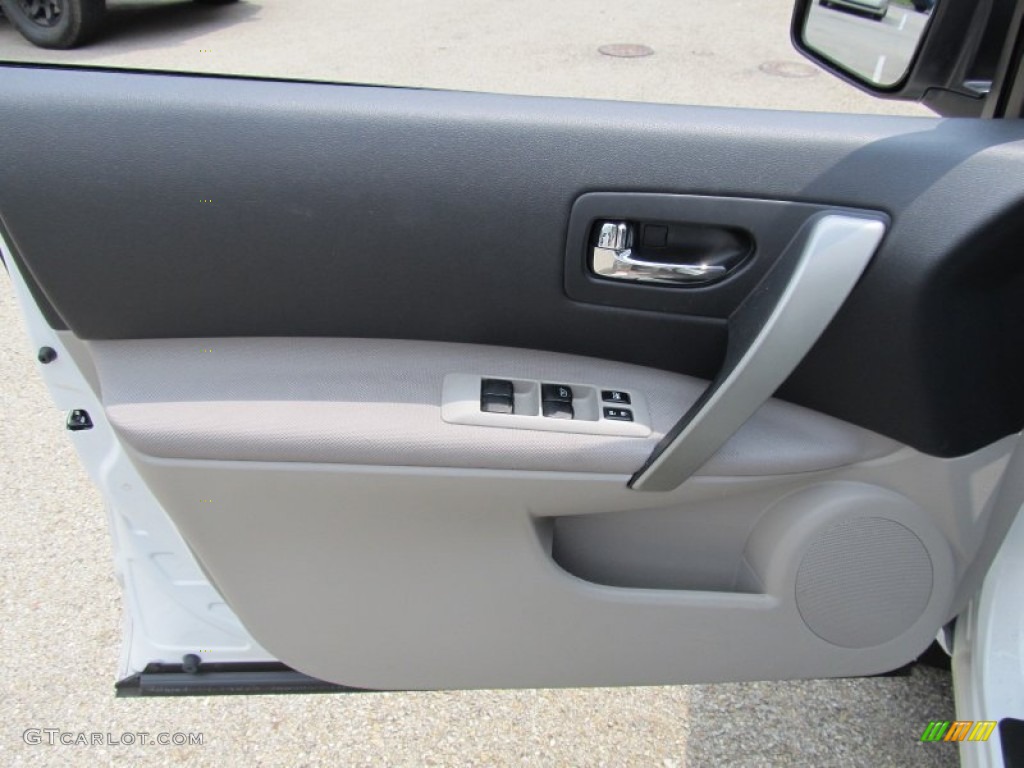 2011 Rogue S AWD - Pearl White / Gray photo #5