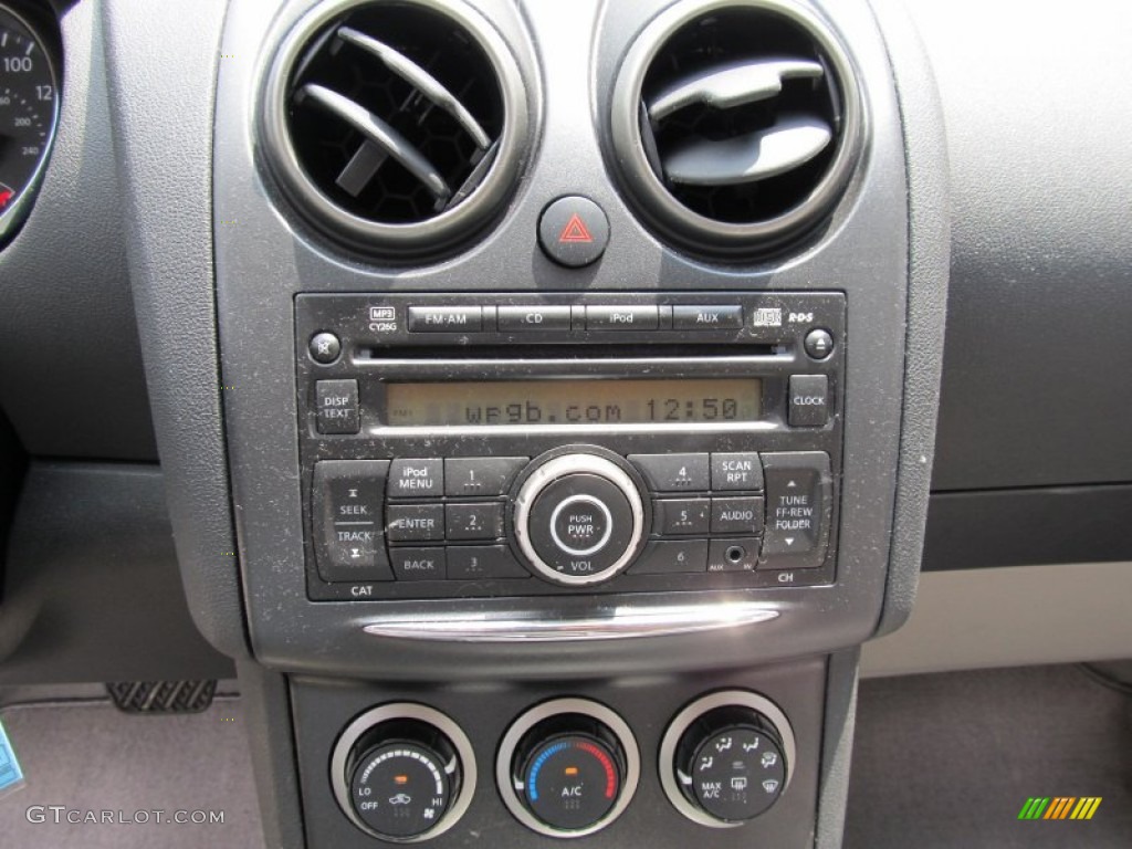 2011 Rogue S AWD - Pearl White / Gray photo #10
