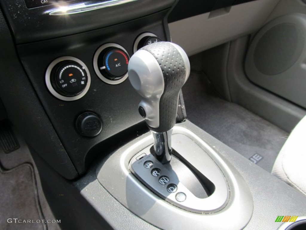 2011 Rogue S AWD - Pearl White / Gray photo #11