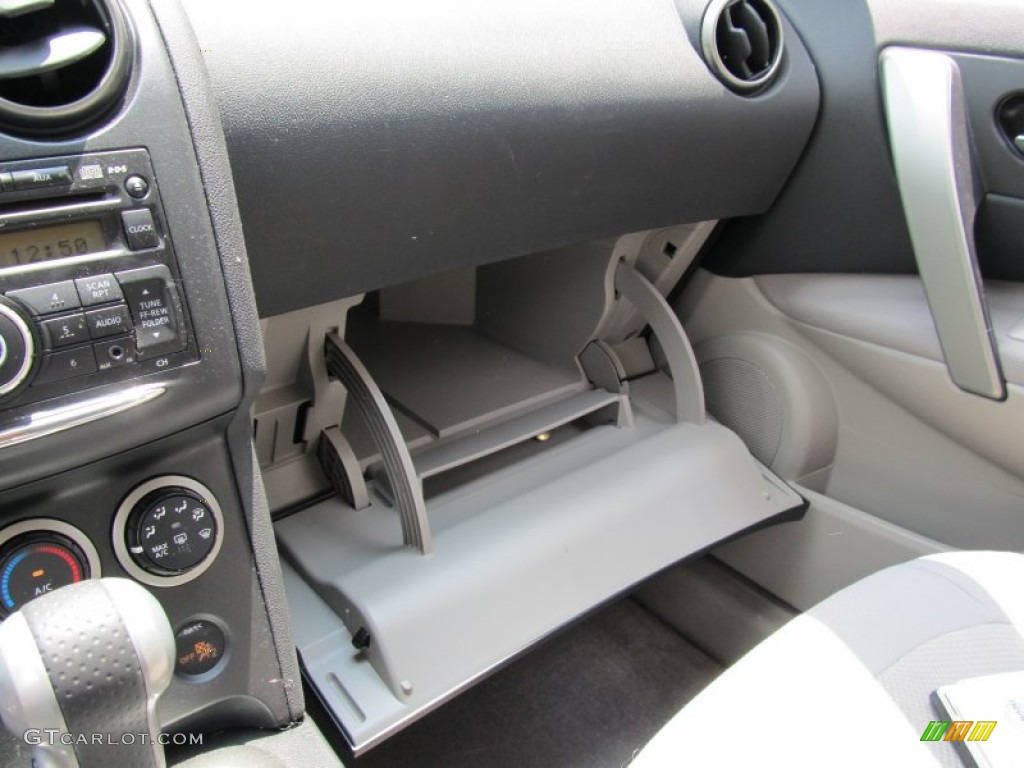 2011 Rogue S AWD - Pearl White / Gray photo #12