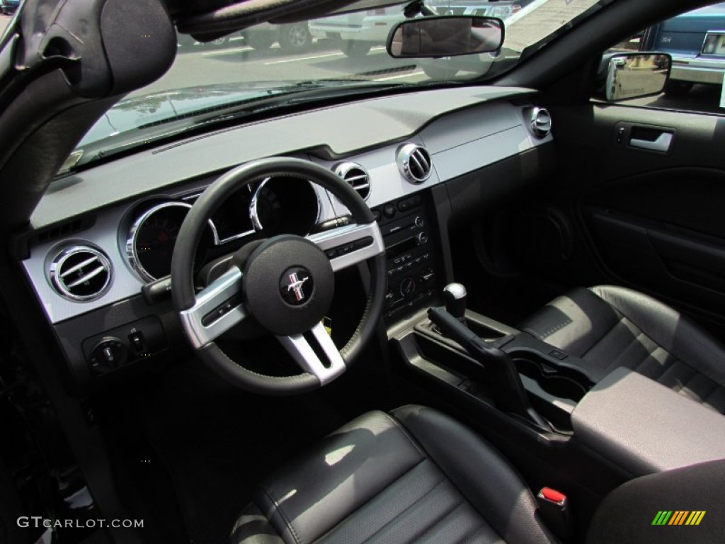 Dark Charcoal Interior 2009 Ford Mustang GT Premium Convertible Photo #52029333