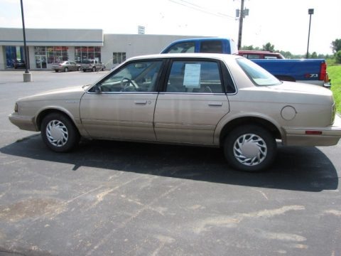 1995 Oldsmobile Cutlass Ciera SL Sedan Data, Info and Specs