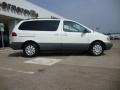 2000 Super White Toyota Sienna LE  photo #2