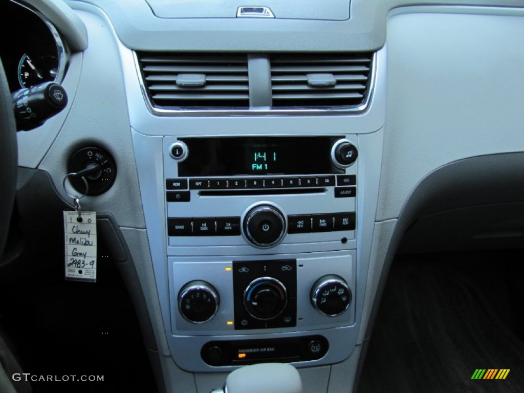 2010 Chevrolet Malibu LS Sedan Controls Photo #52037436
